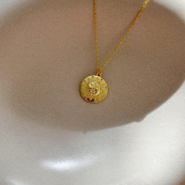 Güneş Figürlü Madalyon Kolye - 925 Ayar Gümüş