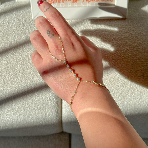 Kalp Simgeli Taşlı Şahmeran Bileklik - TEK  - 925 Ayar Gümüş