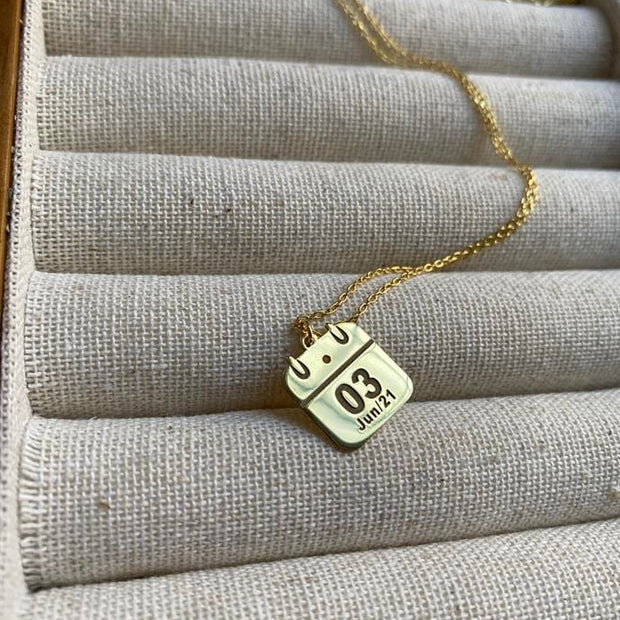 Kişiye Özel Plaka Takvim Kolye - 925 Ayar Gümüş